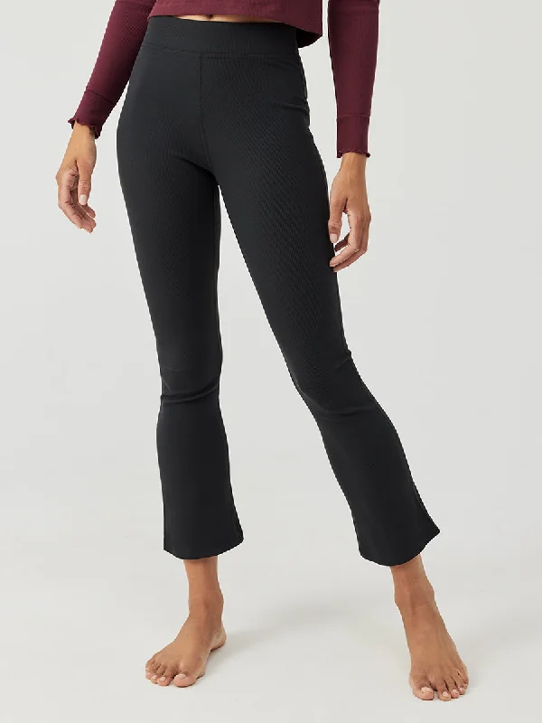 Modern Women's Apparel SuperForm™ Rib Kick Flare