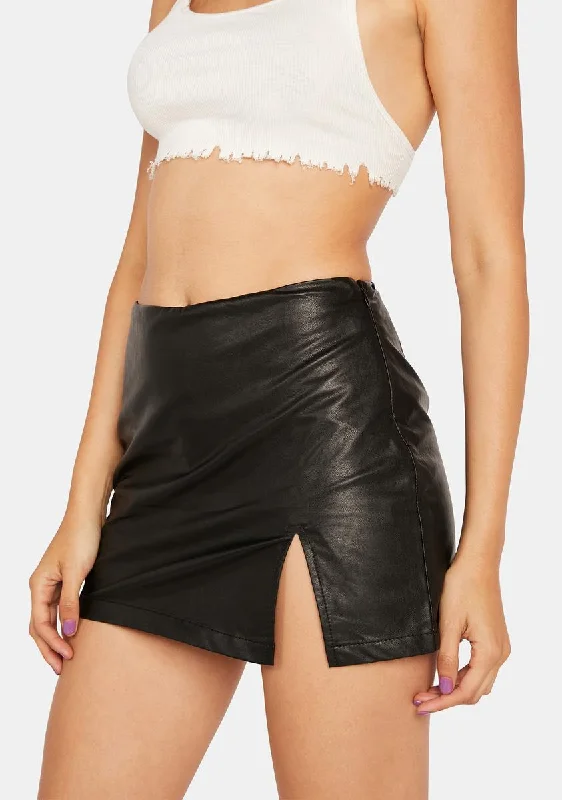 Women's Vintage-Inspired Outfit Open Tab Vegan Leather Skirt