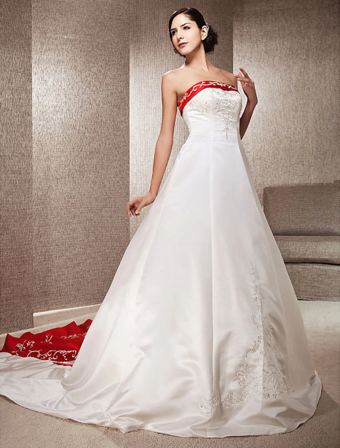 Women's Comfortable Apparel Open Back Wedding Dresses Sweep / Brush Train Ball Gown Strapless Strapless Satin With Embroidery Appliques Summer Bridal Gowns