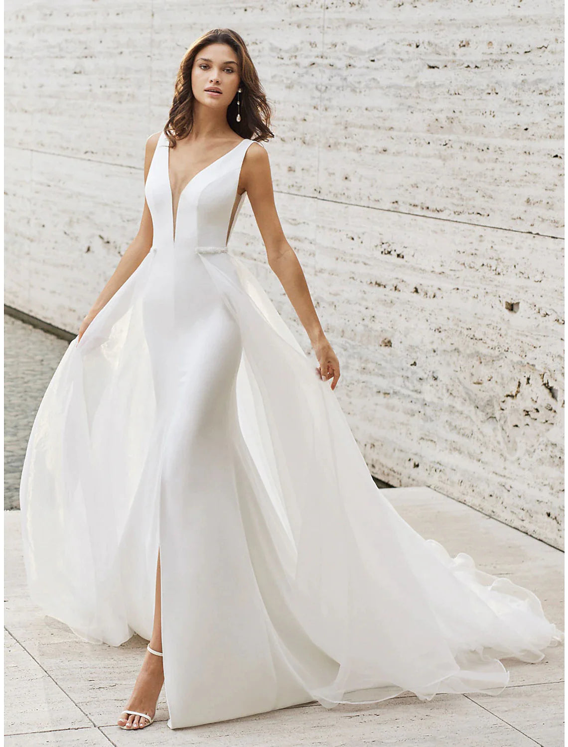 Women's Resort Apparel Beach Wedding Dresses Two Piece V Neck Sleeveless Court Train Satin Bridal Gowns With Pattern