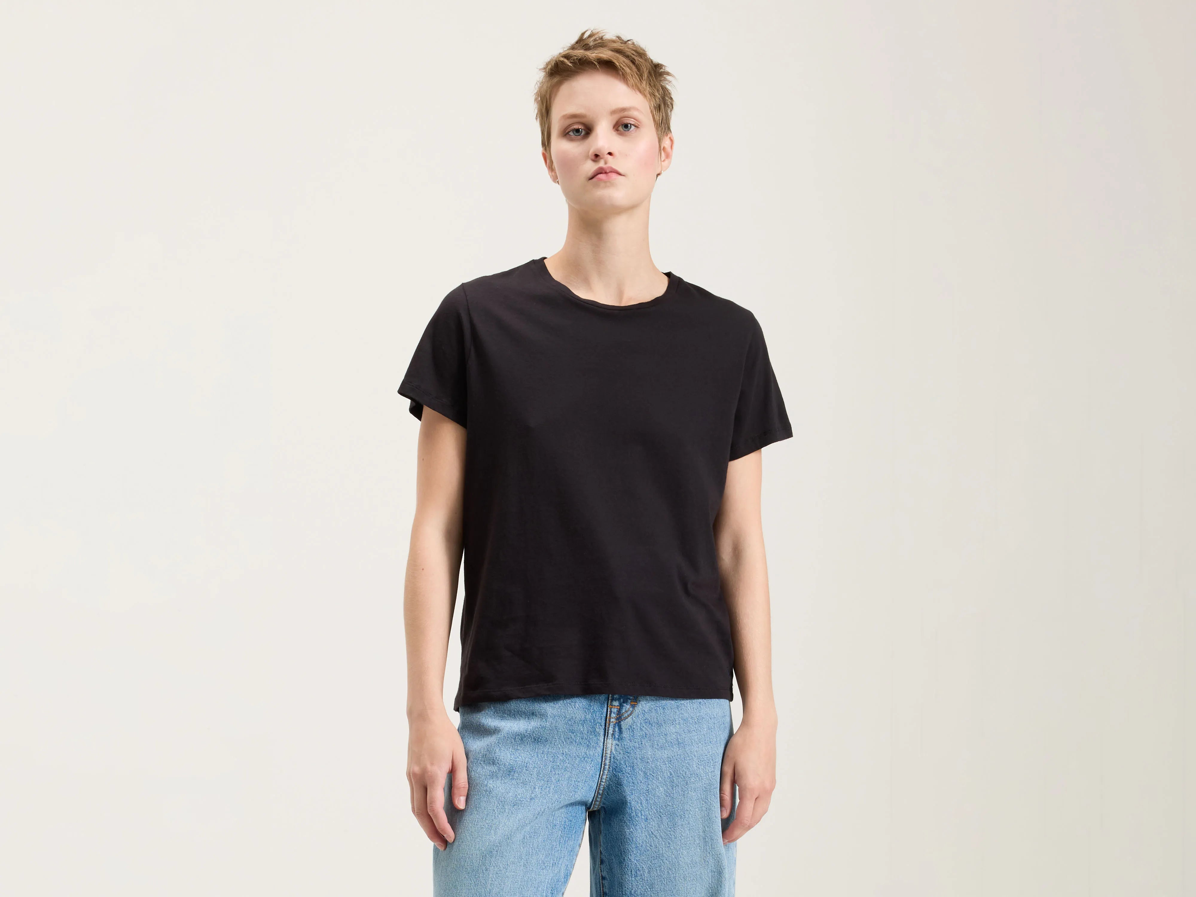 Stylish Women's Outfit Covi short-sleeve t-shirt (242 / W / OFF BLACK)