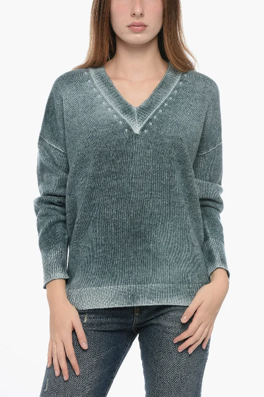 Women's Everyday Clothes Arovescio Asymmetrical Virgin Wool and Cashmere V-Neck Sweater