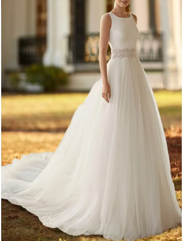 Fashion-Forward Women's Clothing Hall Formal Wedding Dresses Sheath / Column Scoop Neck Sleeveless Court Train Lace Bridal Gowns With Pleats