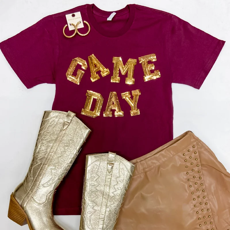 Women's Travel Attire Gameday Gold Sequin Letter Short Sleeve Graphic Tee in Maroon