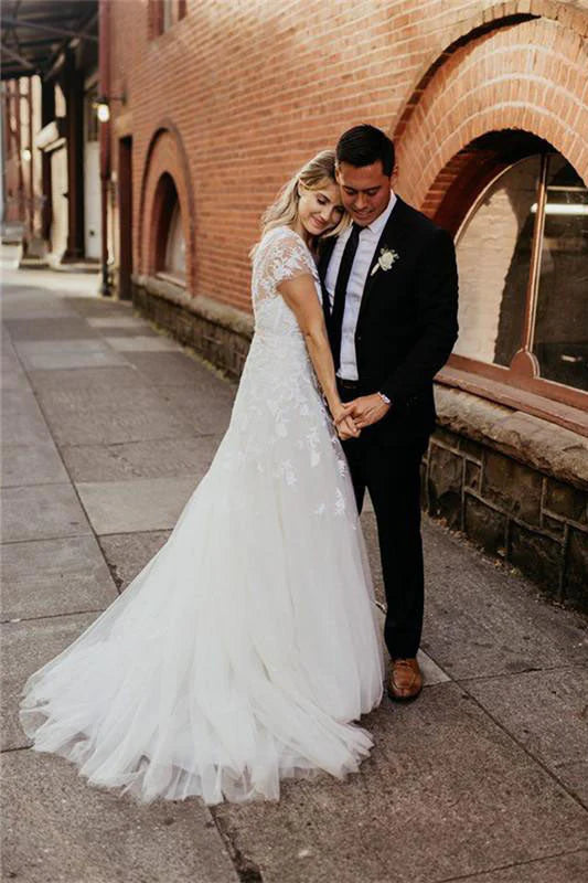 Women's Workout Clothing A Line Wedding Dresses Tulle With Applique Sweep Train