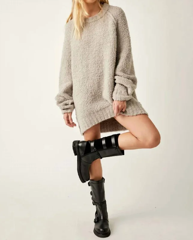 Women's Functional Apparel For Outdoor Activities Teddy Sweater Tunic In Silver Clouds