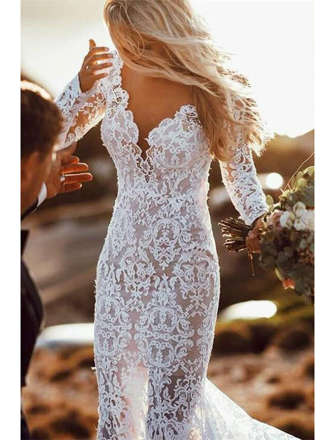 Women's Everyday Garments Beach Open Back Boho Wedding Dresses Mermaid / Trumpet V Neck Long Sleeve Court Train Lace Bridal Gowns With Appliques