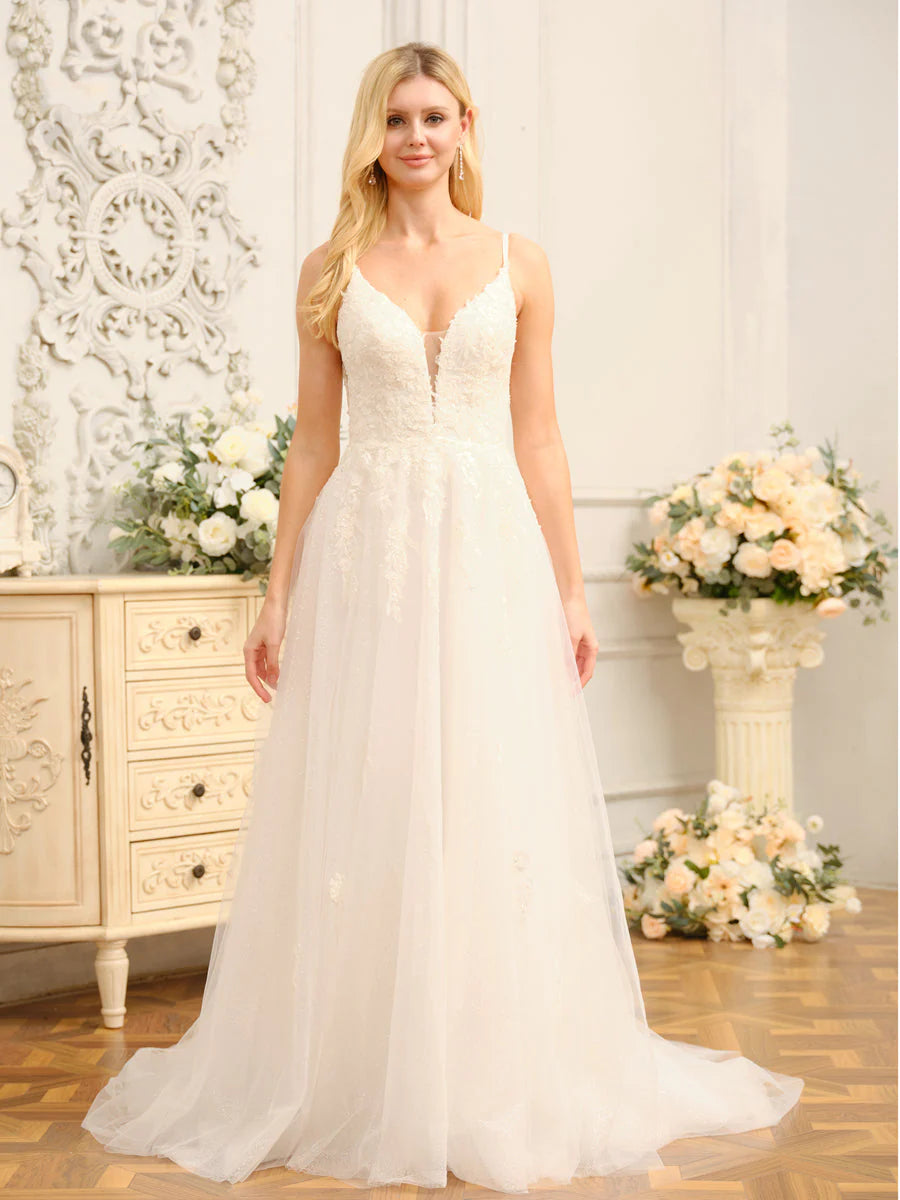 Chic Women's Attire A-Line/Princess Spaghetti Straps Sleeveless Long Wedding Dresses With Appliques