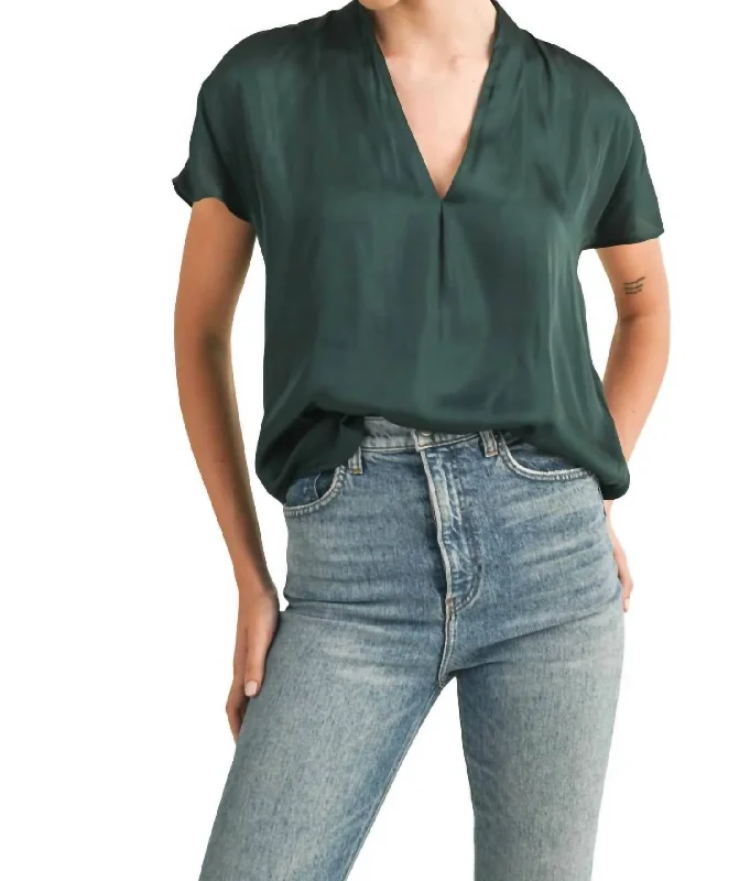 Chic Women's Attire Ezra Tee Top In Teal Blue