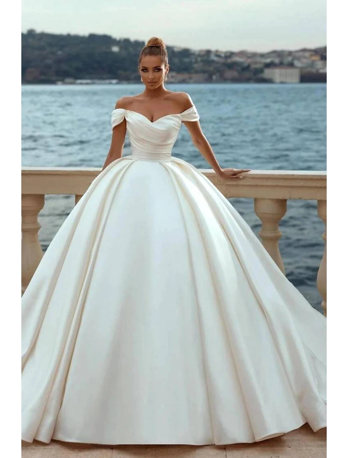 Women's Fashionable Clothing Sets Engagement Formal Wedding Dresses Ball Gown Off Shoulder Cap Sleeve Court Train Satin Bridal Gowns With Ruched