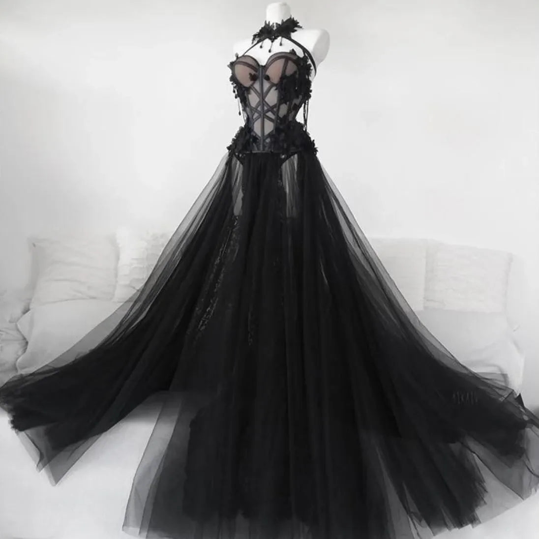 Modern Women's Attire Sexy Black Halter Neck 3D Flowers Tulle A-line Illusion Wedding Dress Beading Tassel Bride Gown For Women