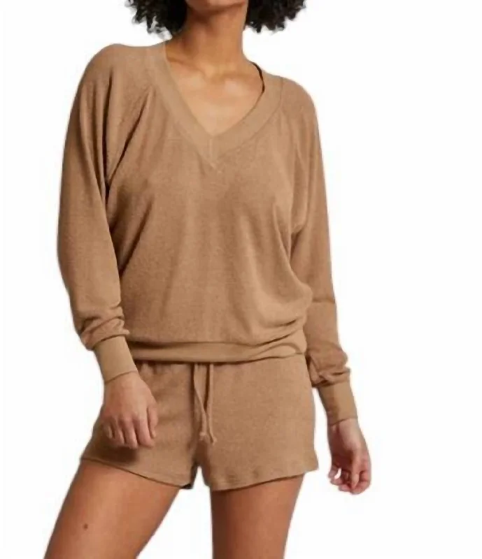 Women's Chic Apparel O'connor Sweatshirt In Brown