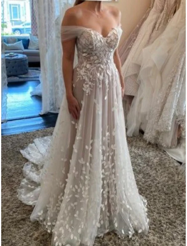 Women's Elegant Formal Outfit Beach Formal Wedding Dresses A-Line Off Shoulder Sleeveless Court Train Lace Bridal Gowns With Pleats Appliques