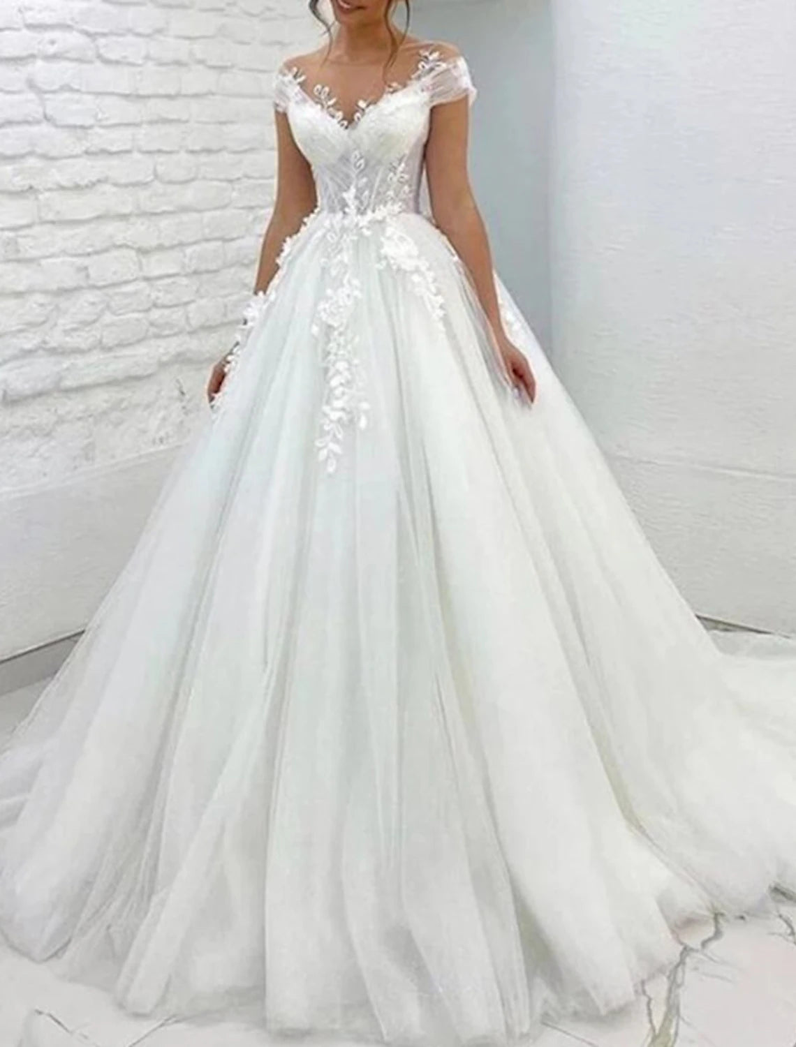 Women's Vacation Outfit Formal Wedding Dresses Ball Gown V Neck Cap Sleeve Chapel Train Lace Bridal Gowns With Appliques