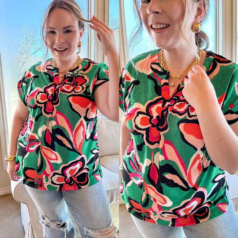 Women's Outfit For The Office Downtown Darling Floral Print Short Sleeve Tunic Top in Green Mix