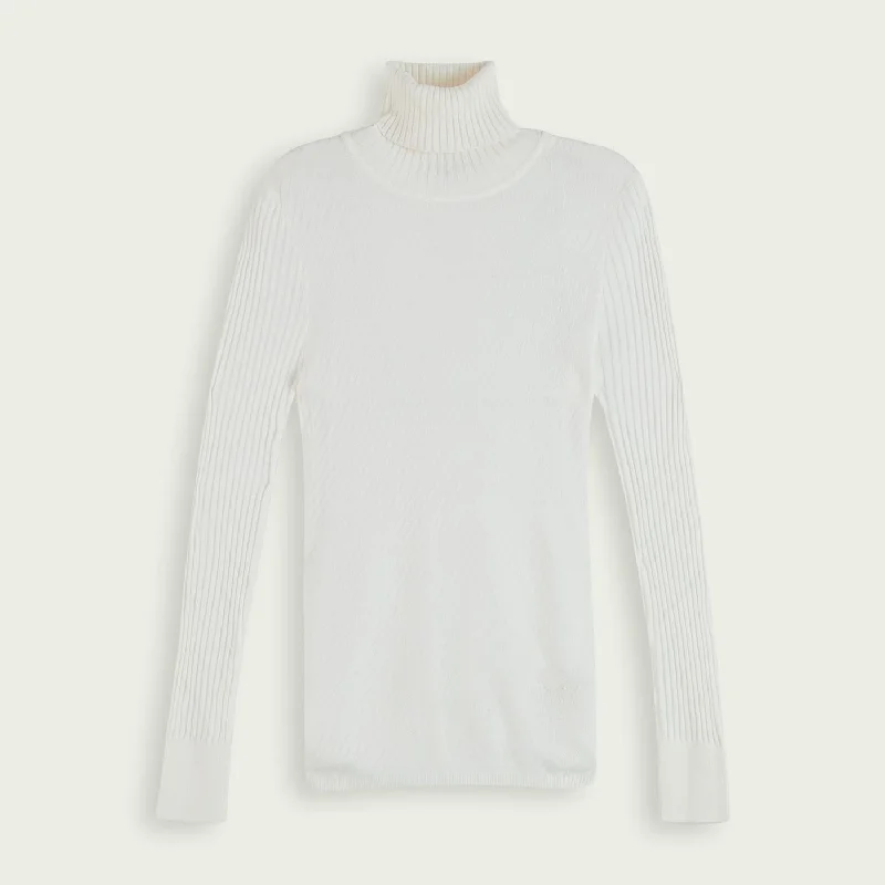 Vintage-Inspired Style Offers Diagonal Knit Turtleneck (Off-White)